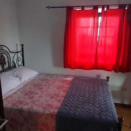 Serrado Da Eira * Lajes das Flores